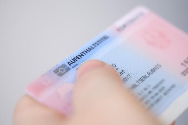 Titre de séjour droit des étrangers